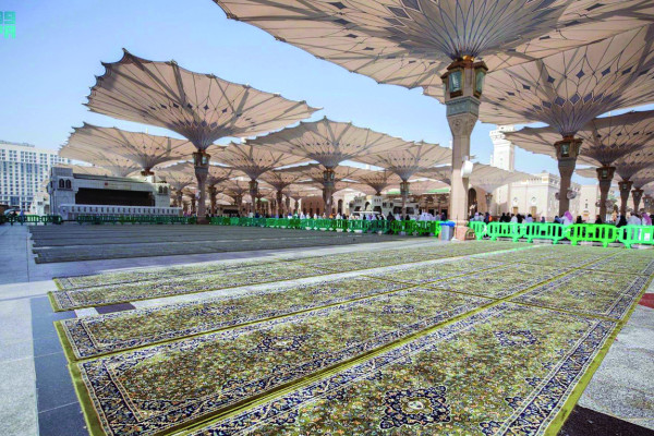 New carpets welcome worshippers at Two Holy Mosques during Ramadan