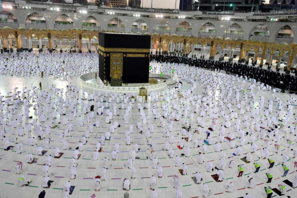 Umrah pilgrims from outside Saudi Arabia can apply to Makkah hotels without using travel agents
