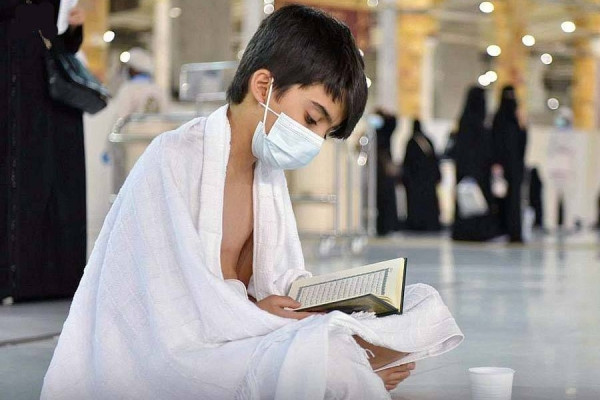Muslims perform Fajr prayer at Grand Mosque amid new atmosphere after lifting social distancing