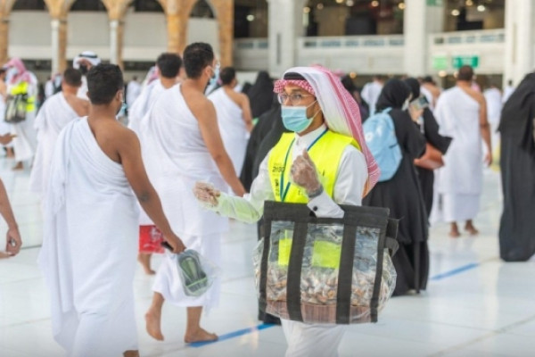 Foreign pilgrims need to follow five steps to perform Umrah