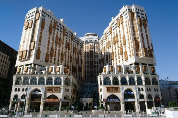 Makkah landmark hotel developer swings to loss after pilgrim numbers plummet