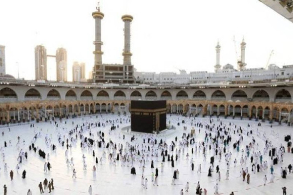 Permit for Umrah and prayer at Grand Mosque only for those pilgrims who completed vaccination