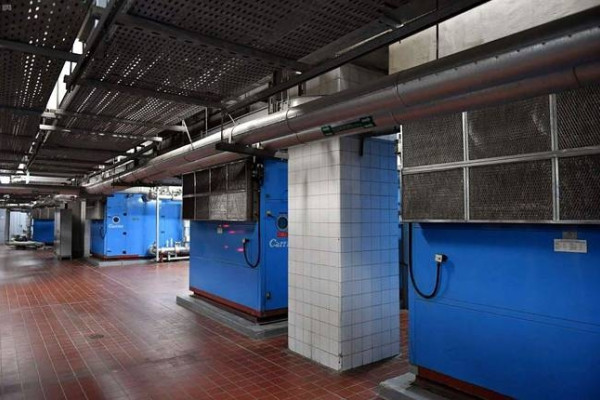 Grand Mosque air conditioning being purified nine times a day