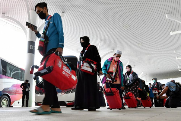 Warm welcome for first group of Malaysian haj pilgrims in Mecca