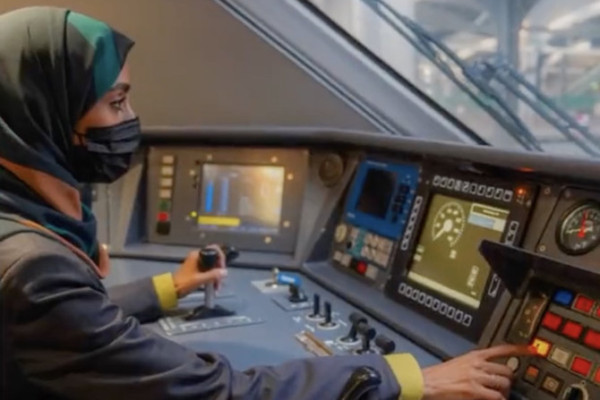 Ticket to ride as Saudi women prepare to drive high-speed Haramain train｜Arab News Japan