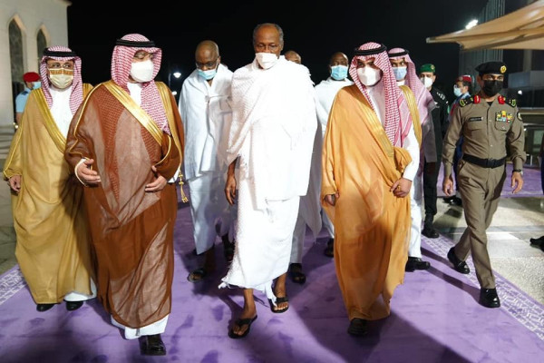President Buhari performs Umrah ritual in Makkah