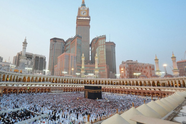 Saudi Arabia suspends entry for Umrah temporarily amid coronavirus fears