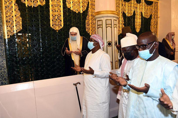 Saudi- President of Guinea-Bissau Visits Prophet's Mosque