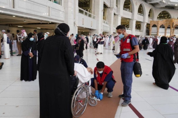 Saudi Red Crescent Authority received over 11,000 emergency calls in Makkah and holy sites