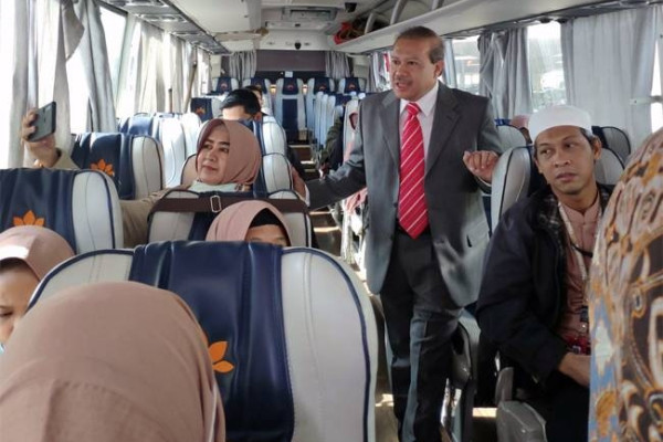 Missions, airlines racing against time to send back pilgrims