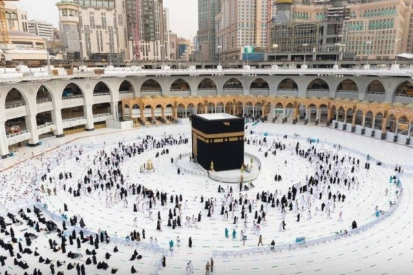 Children aged 7 and above can now obtain permits to enter holy mosques