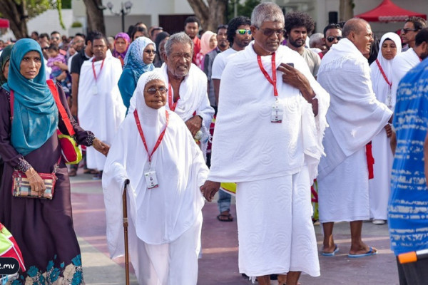 Gov't extends license of companies that send pilgrims to Umrah