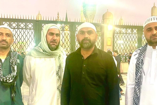 Dubai school students, staff help bus drivers perform Umrah