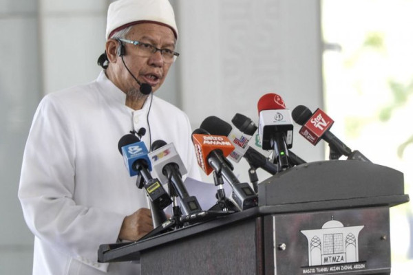 Minister to discuss Haj plans with Saudi envoy next week