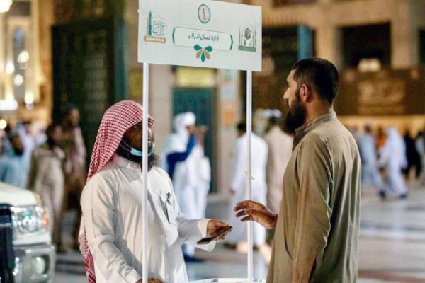 Prophet’s Mosque's agency provides guidance services in 10 international languages