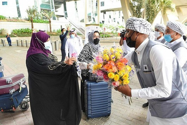 First Foreign Umrah Pilgrims Arrive in Saudi Arabia