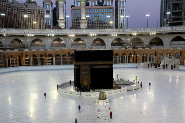 Tajik Doctor Donates Her Precious Hajj Savings To Help Battle Coronavirus Back Home