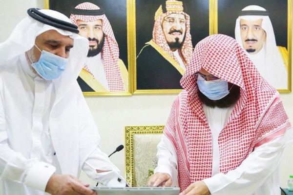 Two Holy Mosques chief launches Hajj season plan