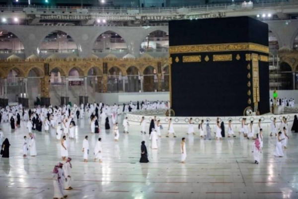 Hajj ministry warns against use of Umrah permit by another person
