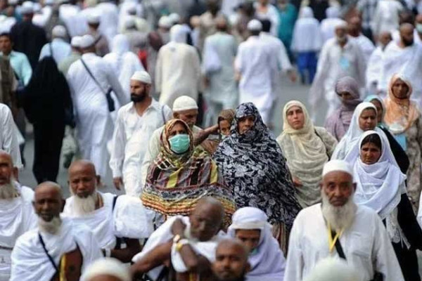 Pakistani Umrah pilgrims get four days to return home