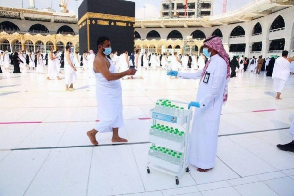 8 million liters of Zamzam water distributed to Umrah pilgrims during pandemic