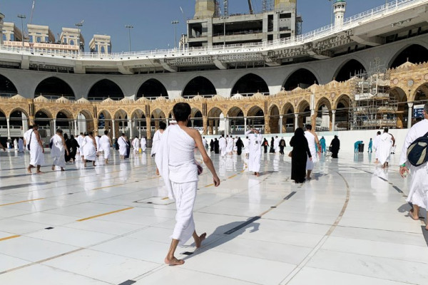 Umrah app adds new permits for prayers in holy mosques