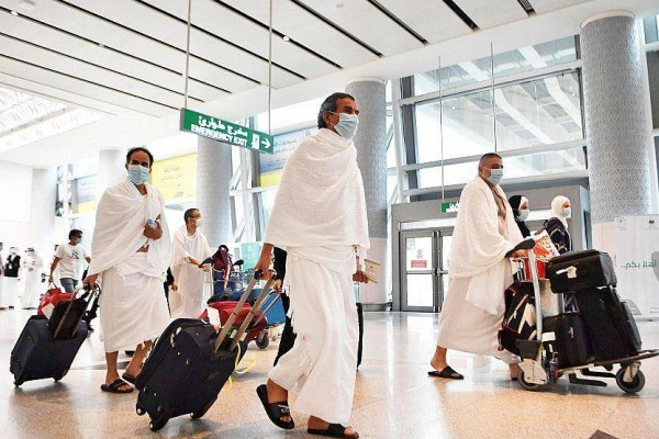 First flight carrying 258 pilgrims from Riyadh arrives in Jeddah